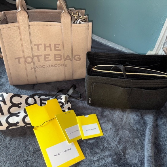 Marc Jacobs - THE LEATHER MEDIUM TOTE BAG - Picture 5 of 12